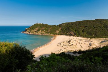 Nha Trang ve Tuy Hoa, Vietnam yakınlarındaki Co Ma Geçidi 'nde güzel vahşi cennet manzaraları. Mavi gökyüzü olan manzara fotoğrafı. Khanh Hoa bölgesi..