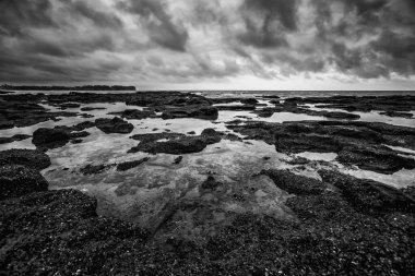 Hoa Ly 'daki Cua Tung plajı, Vinh Linh bölgesi, Quang Tri vilayeti Vietnam. Siyah beyaz fotoğraf