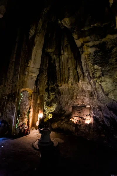 Hermosa Cueva Sagrada Phu Las Montañas Mármol Danang Vietnam Visión —  Fotos de Stock