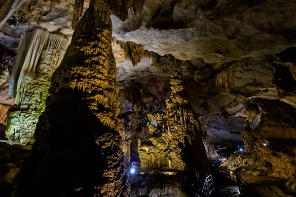 Hermosa Cueva Del Paraíso Cerca Phong Nha Turístico Vietnam Foto —  Fotos de Stock