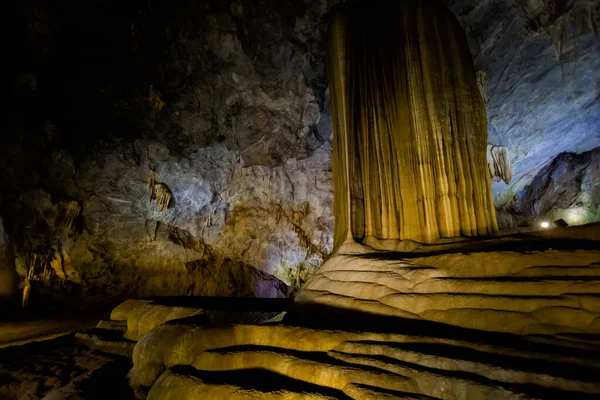 Hermosa Cueva Del Paraíso Cerca Phong Nha Turístico Vietnam Foto —  Fotos de Stock