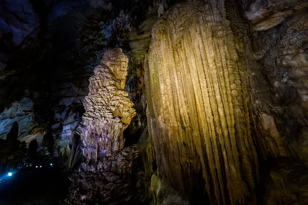 Hermosa Cueva Del Paraíso Cerca Phong Nha Turístico Vietnam Foto —  Fotos de Stock