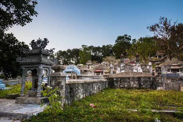 Prachtige Kleurrijke Foto Van Prinses Tempel Omliggende Begraafplaatsen Hue Vietnam — Stockfoto