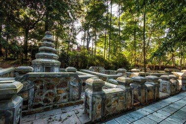 Tu Hieu Pagoda 'nın Hue, Vietnam' daki güzel renkli fotoğrafı. Turist olmayan popüler bir dini mekan..