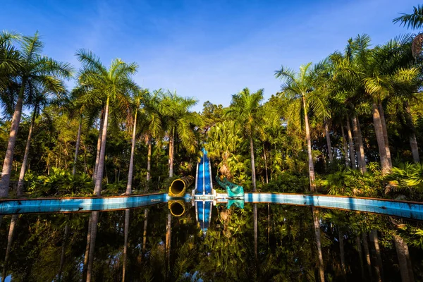 Заброшенный Аквапарк Thuy Tien Lake Хюэ Вьетнам Красивый Ландшафт Джунглей — стоковое фото