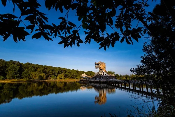 Заброшенный Аквапарк Thuy Tien Lake Хюэ Вьетнам Красивый Ландшафт Джунглей — стоковое фото