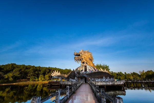 Parque Acuático Abandonado Thuy Tien Lake Hue Vietnam Hermoso Paisaje —  Fotos de Stock