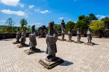 Hue, Vietnam 'daki Khai Dinh İmparatoru mozolesinin güzel mimari fotoğrafı. Turist olmayan popüler ziyaretçi mekanı.