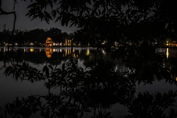 Красивый Пейзаж Вьетнамской Столицы Ханой Озеро Турле Хуан Кем Ночью — стоковое фото