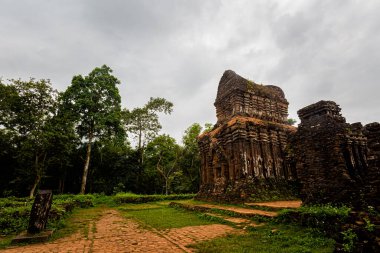 Hoi An, Orta Vietnam 'daki oğlumun kutsal kalıntıları..