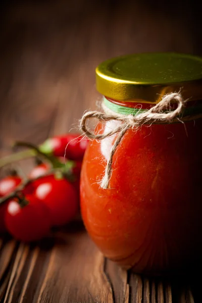 天然的 diy 蕃茄酱和辣椒 — 图库照片