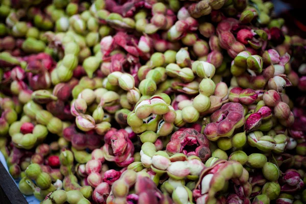 Fresh fruits on market — Stock Photo, Image