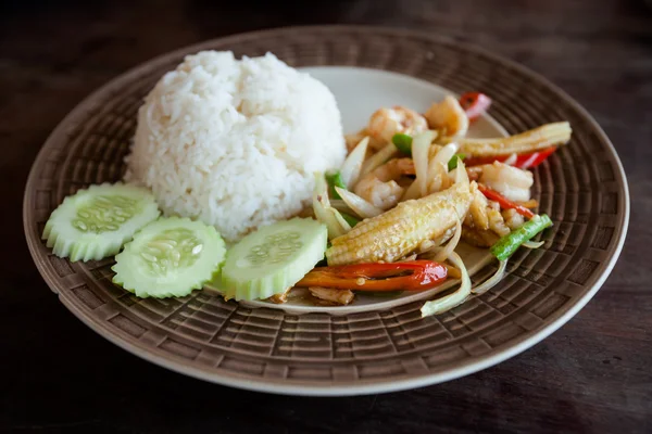 Thai gebakken garnalen met groenten — Stockfoto