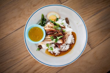 Tay parmak eklemi Khao Kha Moo