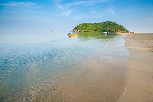 Mae Haad beach on Koh Phangan — Stock Photo, Image