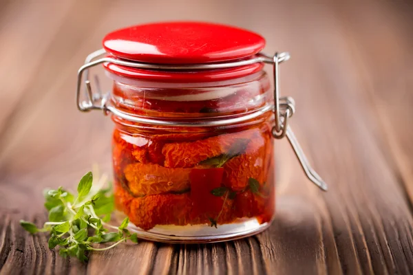 Přirozené diy domácí sušená rajčata — Stock fotografie