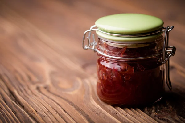 Přirozené diy červená cibule marmeláda — Stock fotografie