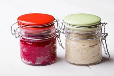 Doğal mayonez ve pancar pesto