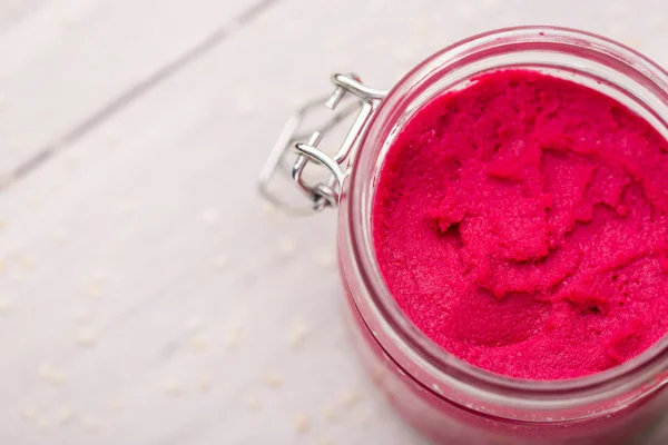 Hummus rosado casero natural diy — Foto de Stock