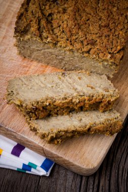 Ev yapımı vegan yeşil mercimek ezme