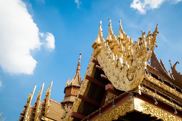 Thaise boeddhisme tempel sangkhathan — Stockfoto