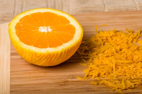 Orange ciętego do produkcji zest — Zdjęcie stockowe