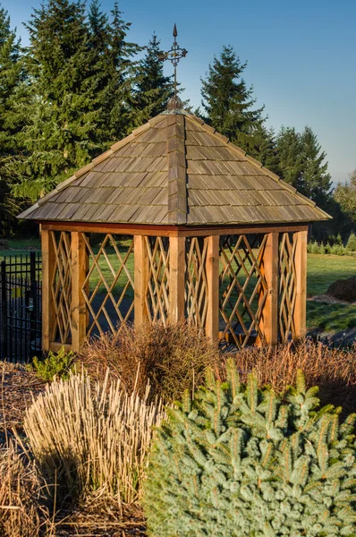 Gazebo in a public garden — Stock Photo, Image