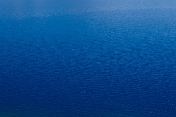 蓝色波纹的水与有趣的模式 — 图库照片