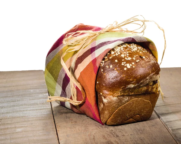 Laib frisches Vollkornbrot — Stockfoto