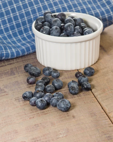 Fresh blueberries on a wooden table — Stock Photo, Image