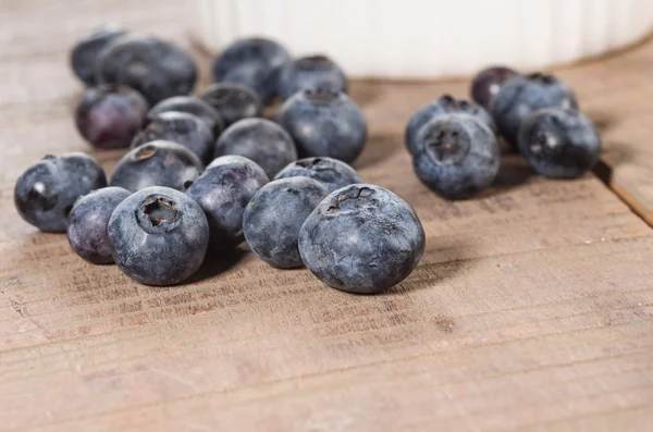 Fresh blueberries on a wooden table — Stock Photo, Image