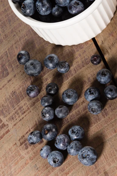 Fresh blueberries on a wooden table — Stock Photo, Image