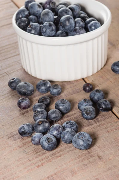 Fresh blueberries on a wooden table — Stock Photo, Image