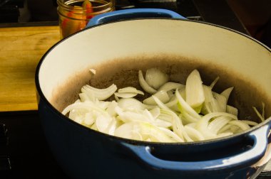 Ocakta pişmiş soğan dilimleri