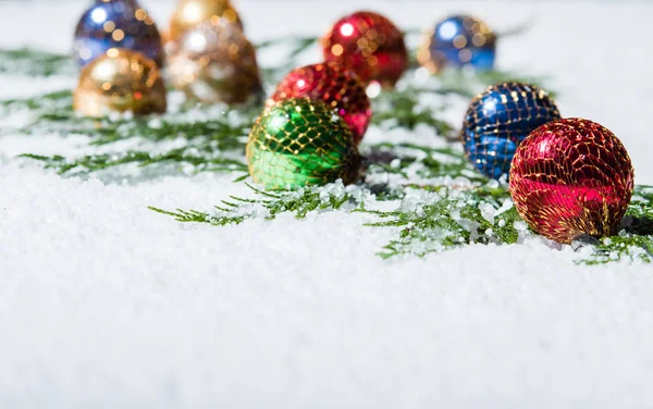 Grupo de adornos navideños multicolores —  Fotos de Stock