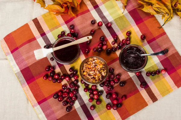 Overhead van cranberry saus met veenbessen — Stockfoto