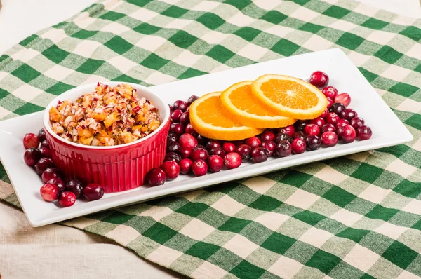 Cranberry apple relish with orange slices — Stock Photo, Image