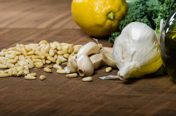 Zutaten für Grünkohl-Pesto — Stockfoto