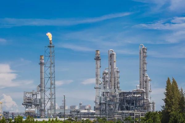 Vista panorámica de la planta de refinería de petróleo — Foto de Stock