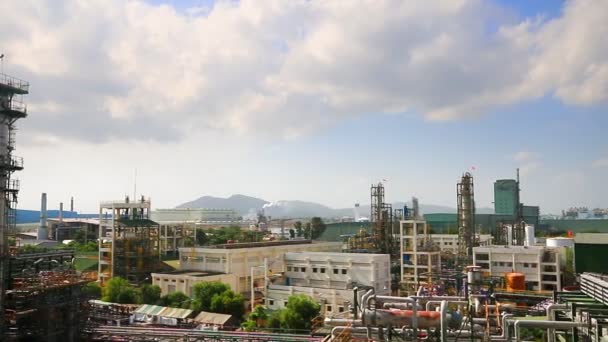 Zona industrial de refinaria — Vídeo de Stock