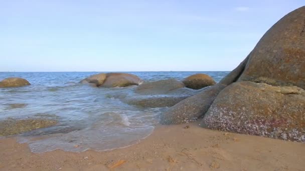 Красота моря и пляжа — стоковое видео