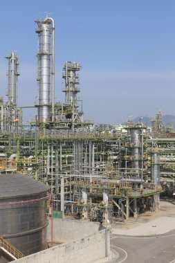 Endüstriyel Tesis içinde kimyasal konteyner tank