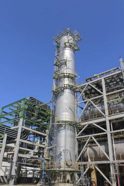 Torre de refinería — Foto de Stock