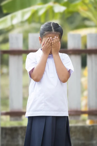 Pequeña dama en traje de estudiante — Foto de Stock