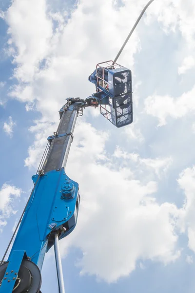 Straßenbeleuchtung reparieren — Stockfoto