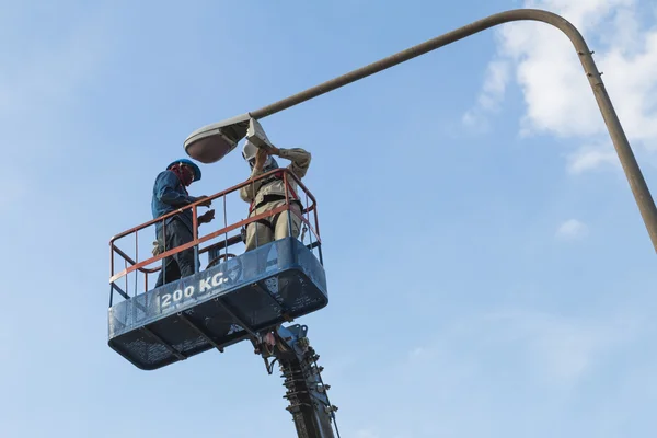 Reparación alumbrado público — Foto de Stock