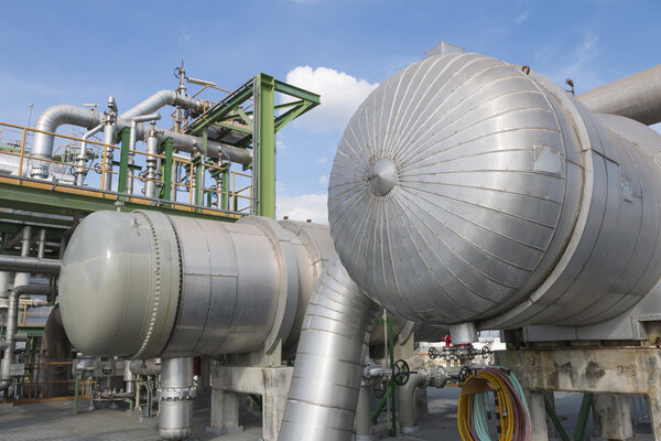 Теплообменник с голубым небом
