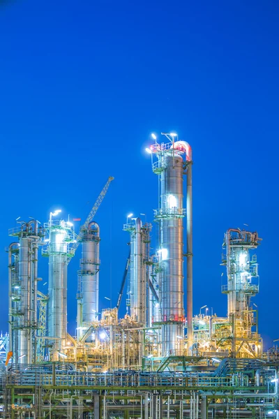 Beautiful twilight of refinery plant — Stock Photo, Image