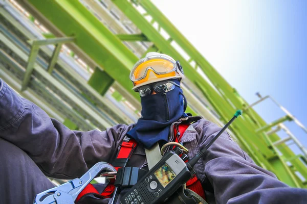 Hombre con equipo de protección personal de seguridad — Foto de Stock