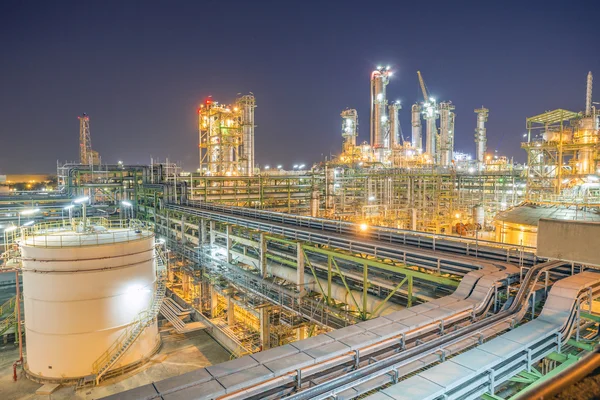 Twilight of Refineryl Plant — Stockfoto